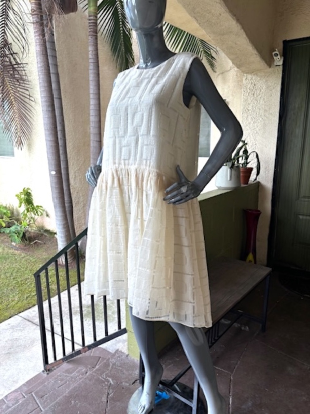 $895 Co Ivory Sleeveless Drop-Waist Silk/Wool Blend Dress EUC/sz M